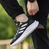 Zapatos de Moda para Hombre 2026 Verano Ligeros Delgados Zapatos para Correr Versátiles Tenis de Suela Suave Zapatos Ultra Ligeros de Tres Rayas para Trotar