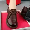 Sapatos Pequenos de Couro com Cadarço para Mãe Femininos 2026 Outono Novo Sola Grossa Sola Macia Sapatos de Um Só Solado Meia-idade e Idosos Confortáveis Versáteis Mocassins