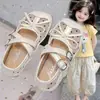 Nuevas Sandalias Cerradas de Verano 2026 para Niñas, Zapatos de Princesa con Lazo de Perlas, Zapatos Infantiles Elegantes de Malla Hueca