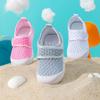 Novos Sapatos de Malha Respirável para o Verão de 2026, Sapatos Brancos para o Campus, Sapatos de Malha Frescos Slip-On para Esportes no Jardim de Infância, Venda por Atacado do Fabricante