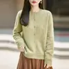 Nuevo cárdigan de punto cepillado de cuello redondo para otoño e invierno para mujer, hecho de seda de morera, sin costuras, cálido, elegante, suéter base de corte holgado