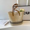 Bolsa de Palha Tecida para Comércio Exterior para Mulheres, Grande Capacidade, Novo Modelo 2026, Bolsa de Ombro Único para Praia, Bolsa Tote de Balde com Textura de Alta Qualidade