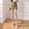 Saia Feminina 2026 Verão Novo Estilo Cobre os Quadris Emagrecimento Cintura Alta Plissada Curta Anti-Exposição Justa ao Corpo Saia Curta Evasê Calça
