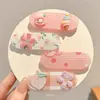 4 Paquetes de Lindos Pasadores para Bebé Estilo Coreano para Niñas con Flequillo y Pegatinas para Cabello Suelto Estilo Ins Pegatinas Mágicas de Dibujos Animados en la Parte Posterior de la Cabeza