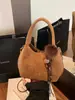Bolso de Mujer Exquisito y de Moda de Nicho 2025 Nueva Moda Bolso Cruzado Versátil con Cadena con un Toque de Lujo y Bolso de Mano Pequeño