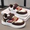 Zapatillas para niños 2026 primavera nuevo modelo zapatos de cuero para niños y niñas zapatos deportivos versátiles zapatos para niños comercio exterior nuevo modelo