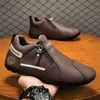 2026 Nuevos Zapatos Versátiles de Moda con Suela Suave y Tendencia Zapatos sin Cordones para Correr Superficie de Cuero Casual Ligeros para Deporte Zapatos de Hombre