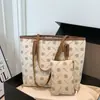 2026 Nueva Bolsa de Hombro para Axila Estilo Coreano, Bolsa Tote para Mujer con Estampado de Gran Capacidad, Bolso Versátil de Alta Venta para Mujer Viajera