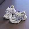 Zapatos casuales de malla transpirable para niñas, nueva colección primavera/verano 2026, zapatillas infantiles de moda y versátiles, adecuados para niños mayores