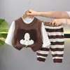 Chaleco de punto de cuello redondo para niño Estampado de animales Sudadera informal Pantalones a rayas de moda Conjunto de tres piezas Fabricante de origen Venta al por mayor