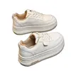 Zapatillas de plataforma de moda para mujeres bajitas, con suela gruesa y forro de felpa, nueva colección otoño/invierno 2026, zapatillas versátiles y cálidas de color blanco