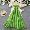 Vestido verde de tirantes para mujer, diseño de verano 2026, espalda sutilmente reveladora, entallado a la cintura, adelgazante, dobladillo amplio, vestido largo para vacaciones