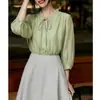 Camisa de Acetato Simples com Gola Franzida para Mulheres, Estilo Francês para o Trabalho e Dia a Dia, Coleção Início da Primavera 2026, com Design Único e Mangas Três Quartos