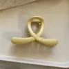 Grampo de cabelo suave estilo coreano para mulheres, estiloso, doce, de alta aparência, elegante, novo grampo tubarão 2026 para a parte de trás da cabeça
