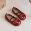 Sapatos de Couro para Meninas 2026 Primavera e Outono Novo Estilo Sapatos Prateados Sapatos de Princesa para Menininha Mocassins de Solado Macio Sapatos Vermelhos de Salto Baixo Modernos