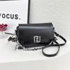 Bolsa Pequena de Luxo 2025 Nova Outono Bolsa Feminina Popular Estilo Quente Versátil Diagonal Elegante Pequena Bolsa Quadrada