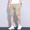 Verano 2026 Nuevos Shorts Casuales de Moda para Hombre Tela de Seda Helada Shorts para Hombre Shorts Juveniles Shorts de Cinco Puntos