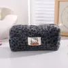 Nova Estojo de Lápis de Gato de Pelúcia com Estampa de Leopardo Khaki Ins Grande Capacidade Bolsa de Armazenamento de Material Escolar para Estudantes Estilo Coreano Doce Estilo Cool