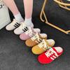 Outono 2025 Novo Estilo Sapatilhas Baotou Femininas Malha para Uso Externo Sapatos Brancos Versáteis Sapatilhas Slip-On Super Populares