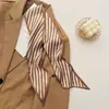 Bufanda sencilla de cuadros con esquinas puntiagudas, bufanda larga y fina para el cuello para mujer, adecuada para ir al trabajo, se puede usar como accesorio para bolso o diadema multipropósito.
