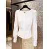 Blusa blanca de manga larga estilo francés entallada a la cintura para mujer, nueva colección primavera 2026, camisa única y hermosa