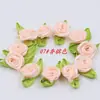 Acessórios de Flor de Fita de 2cm Rosa de Fita de Cetim com Folhas Verdes Adereço de Cabeça para Brinquedo Sapatos e Chapéus Flores Artesanais Acessórios para Joias DIY