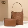 Directo de Fábrica Alta Gama Sensación Gran Capacidad Bolso Cubo Bolso Tejido para Mujer Bolso de Hombro de Nicho Bolso Simple para Commuter de Mujer Nuevo