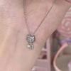 Collar de Hello Kitty, venta en línea en vivo, con un diseño de nicho para mujer, dulce y adorable colgante de gato de dibujos animados.