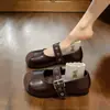 Mocassins femininos de couro 2025 primavera novo vintage fivela plana sapatos de vovó com sola macia mocassins de nicho rasos