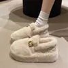 Zapatos peludos de suela gruesa para mujer, estilo de celebridad de internet, para usar al aire libre, nuevo estilo de moda 2026, invierno, con hebilla, forro de felpa para abrigar, suela suave, zapatos de algodón