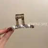 Exquisita y Lujosa Pinza para el Cabello de Perlas y Pedrería para Mujer, Pinza de Tiburón Versátil y Elegante para la Parte Trasera de la Cabeza, Nuevo Accesorio para el Cabello con un Toque de Alta Gama