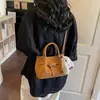 Bolsa Saco Estilo Novo Simples Retrô, Bolsa Casual da Moda, Pequena Bolsa de Ombro Transversal Texturizada Feminina Primavera 2026