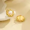 Pendientes de Encaje de Cáñamo Dorado Estilo Europeo y Americano Flor Perla Acero Inoxidable Chapado en Oro Joyería para Orejas de Lujo Ligero Venta al por Mayor