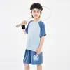 Conjunto de Roupas Esportivas de Secagem Rápida para Meninos, Shorts de Manga Curta de Seda de Gelo Infantil, Roupa de Treinamento de Badminton da Moda para Meninas e Meninos Jovens