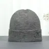 Nuevos Gorros de Frío para Otoño e Invierno Gorros de Lana Tejida Cálidos para Hombres y Mujeres Gorros de Lana Modernos Bordados para Ciclismo y Protección contra el Frío