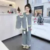 Conjunto de tres piezas de mezclilla para niña de otoño, nuevo estilo coreano 2026, con pantalones de pierna ancha volantes, para niñas y adolescentes