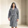Toalha de Banho Vestível para Adultos Inverno Macia Absorvente Fleece Coral Roupão de Banho Roupão de Banho Listras Doces Feminino Atacado Inverno Espessado Quente