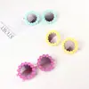 Gafas de sol infantiles estilo coreano lindas dulces flor pequeña foto de playa moda pasarela gafas personalizadas de la calle protector solar