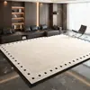 Tapete Sala de Estar 2026 Novo Italiano Luxo Leve Sensação de Alto Padrão Impermeável Sem Lavagem Limpável Tapete de Chão Espessado Quarto Tapete ao Lado da Cama