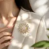 Moda liga strass girassol broche chapéu bolsa roupas acessórios senhoras temperamento fixo pino decorações