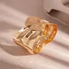 Pulseira Larga com Superfície Irregular Côncava e Convexa para Mulheres Verão Europeu e Americano Novo Design de Nicho Acessórios de Fotografia de Viagem Hip-Hop Tendência