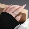 Accesorios de mano personalizados de moda, anillos de acero inoxidable apilables para parejas, diseño de nicho abierto, anillos ajustables para hombres y mujeres, estilo simple