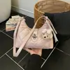 Bolso de Hombro con Patrón de Diamantes de Alto Estilo Nuevo 2026 para Mujer, Elegante Bolso Beige de Lujo Ligero para el Trabajo con Cierre Metálico, Moderno y Versátil