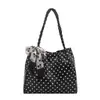 Bolso de mano bandolera de moda simple de nicho para el trabajo, estilo perezoso, elegante, de gran capacidad, casual, con lunares únicos, artístico