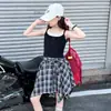 Conjunto de Verão 2025 para Meninas, Novo Estilo para Crianças Maiores, Conjunto Moderno de Saia Curta Irregular com Top Regata Falso de Duas Peças