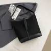 Bolso Cubo de Moda Nuevo Otoño 2026, Estilo Casual Perezoso de Alto Valor, Sensación Relajada, Color Sólido, Bolso de Hombro de Gran Capacidad
