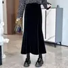 Falda de terciopelo de cintura alta para tallas grandes para mujer, nueva colección primavera 2026, diseño elegante y sofisticado, perfecta para figuras curvilíneas, con dobladillo de cola de pez