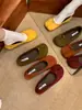 Zapatos de mujer 2026 modelo nuevo de gamuza con suela blanda, sin cordones, con aumento interno de altura y diseño de punta dividida