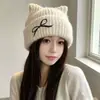 Gorro tejido cálido de otoño e invierno para mujer, lindo diseño de orejas de gato, estilo engrosado bordado, gorro que estiliza el rostro con lazo
