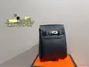 Nueva bolsa de pecho estilo Kelly de cuero de plena flor con patrón de lichi, unisex, diseño casual y simple, adecuada para llevar al hombro o cruzada